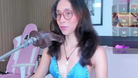 Snapshot of doll_bella_ chatting on 3, 10, 2025 Bella  online show from 3, 10, 2025