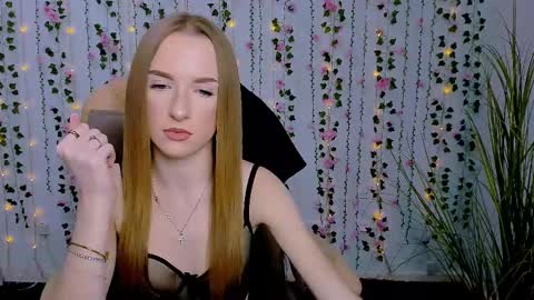 doll_vey online show from 10, 3, 2025