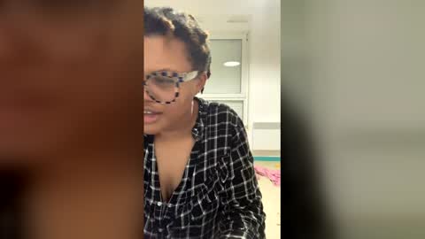 Dolla online show from 19, 2, 2026