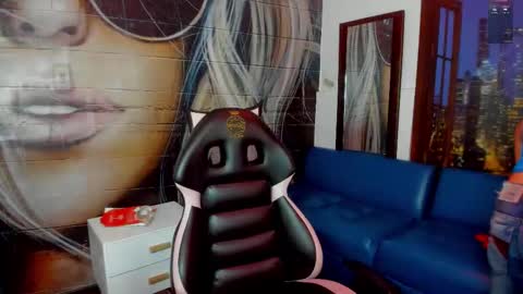 Dolly pocket online show from 25, 3, 2026