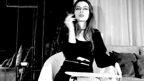 Dolores Sage online show from 7, 4, 2026