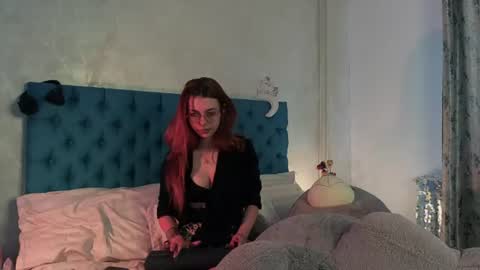 Dolores Sage online show from 19, 6, 2026