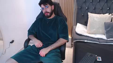 Snapshot of domboy_ chatting on 26, 5, 2026 domboy online show from 26, 5, 2026