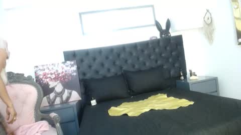 Snapshot of dominakira chatting on 17, 11, 2025 DominaKira online show from 17, 11, 2025