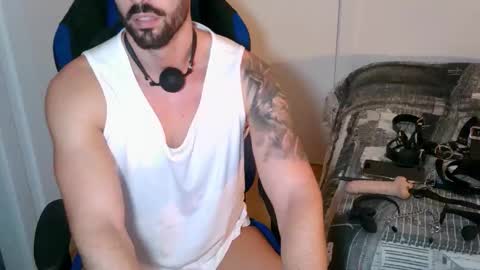 Snapshot of dominatedtitan chatting on 19, 10, 2025 DominatedTitan online show from 19, 10, 2025