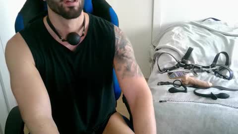 Snapshot of dominatedtitan chatting on 28, 10, 2025 DominatedTitan online show from 28, 10, 2025