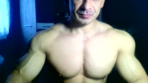 Snapshot of dominatemuscle chatting on 27, 11, 2025 Kevin online show from 27, 11, 2025
