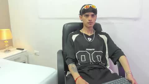 Snapshot of dominic_foox chatting on 7, 2, 2026 Dominic foox online show from 7, 2, 2026