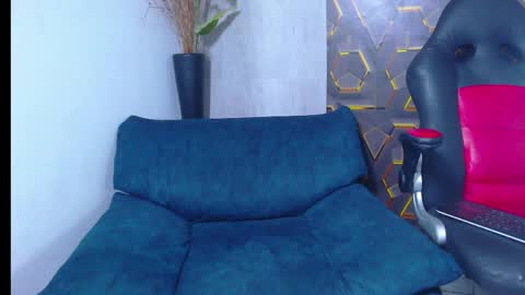 dominic_smith_ online show from 10, 4, 2026