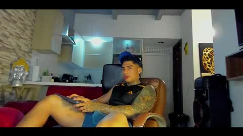 Snapshot of dominiofit chatting on 15, 10, 2025 Only fans Ronnie col---InstaRonniecolleman online show from 15, 10, 2025