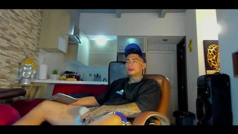 Snapshot of dominiofit chatting on 20, 10, 2025 Only fans Ronnie col---InstaRonniecolleman online show from 20, 10, 2025