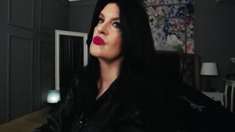 Snapshot of dommelisa chatting on 10, 10, 2025 Dom Melisa online show from 10, 10, 2025