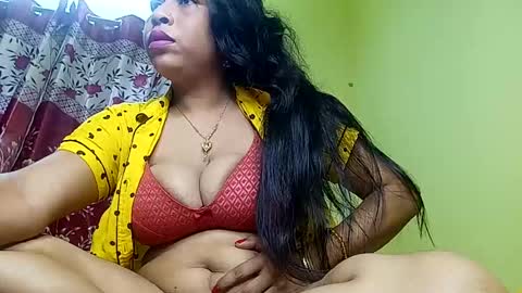 Snapshot of dona_darling chatting on 1, 2, 2025 Dona online show from 1, 2, 2025