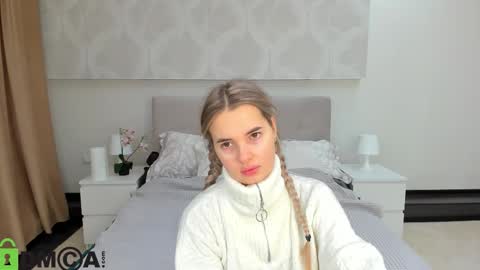 Snapshot of donnaaa_evans chatting on 12, 11, 2025 Donna On GMT2 Mon-Fri 3-9 AM online show from 12, 11, 2025