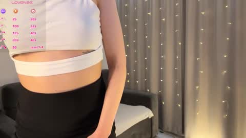 Snapshot of dontouchmyass chatting on 1, 11, 2025 Ely online show from 1, 11, 2025