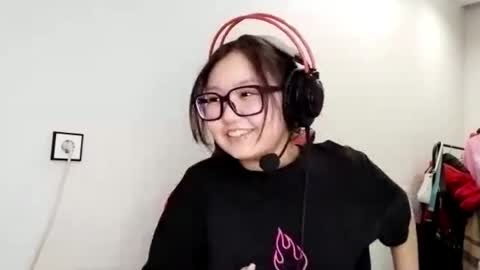 Snapshot of donyasalmi chatting on 3, 3, 2026 donya online show from 3, 3, 2026