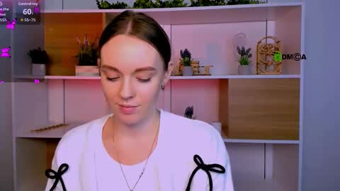 Snapshot of dora_di1 chatting on 8, 11, 2025 we online show from 8, 11, 2025