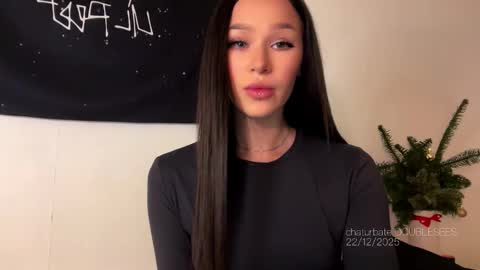 MOLLYYYY dont forget to give me a thumb up online show from 23, 12, 2025