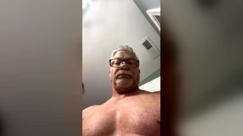 Snapshot of douglikes3xd chatting on 8, 3, 2026 douglikes3xd online show from 8, 3, 2026