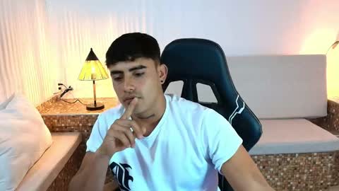 Snapshot of drakee_wolf chatting on 8, 6, 2026 Drake online show from 8, 6, 2026