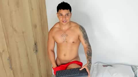 Snapshot of drakesmith02 chatting on 20, 12, 2025 Drake Smith online show from 20, 12, 2025