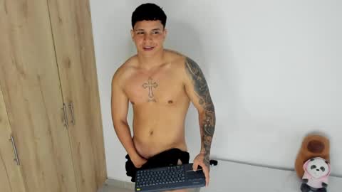 Snapshot of drakesmith02 chatting on 23, 4, 2026 Drake Smith online show from 23, 4, 2026
