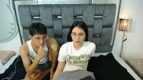 Snapshot of dravith_and_valery chatting on 25, 1, 2025 -- nicolle and jhon -- online show from 25, 1, 2025