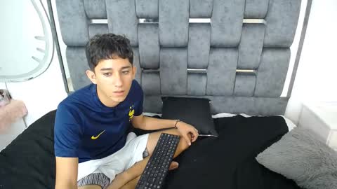 Snapshot of dravith_and_valery chatting on 14, 2, 2025 -- nicolle and jhon -- online show from 14, 2, 2025