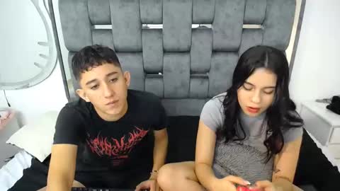 Snapshot of dravith_and_valery chatting on 23, 2, 2025 -- nicolle and jhon -- online show from 23, 2, 2025