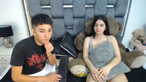 Snapshot of dravith_and_valery chatting on 27, 2, 2025 -- nicolle and jhon -- online show from 27, 2, 2025