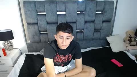 Snapshot of dravith_and_valery chatting on 27, 2, 2025 -- nicolle and jhon -- online show from 27, 2, 2025