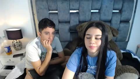 Snapshot of dravith_and_valery chatting on 5, 3, 2025 -- nicolle and jhon -- online show from 5, 3, 2025