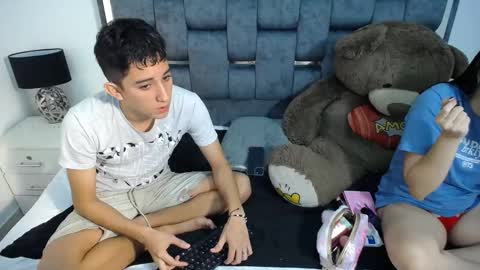 Snapshot of dravith_and_valery chatting on 8, 3, 2025 -- nicolle and jhon -- online show from 8, 3, 2025