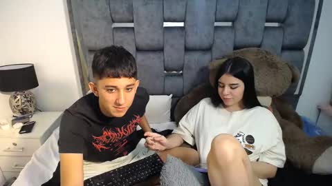 Snapshot of dravith_and_valery chatting on 12, 3, 2025 -- nicolle and jhon -- online show from 12, 3, 2025