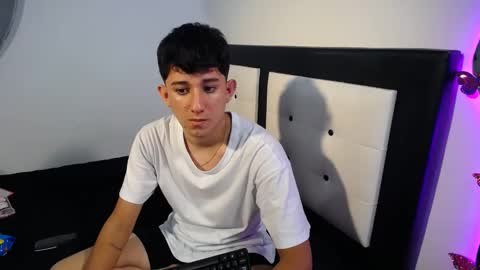 Snapshot of dravith_and_valery chatting on 19, 9, 2025 -- nicolle and jhon -- online show from 19, 9, 2025