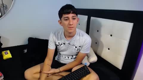 Snapshot of dravith_and_valery chatting on 23, 9, 2025 -- nicolle and jhon -- online show from 23, 9, 2025