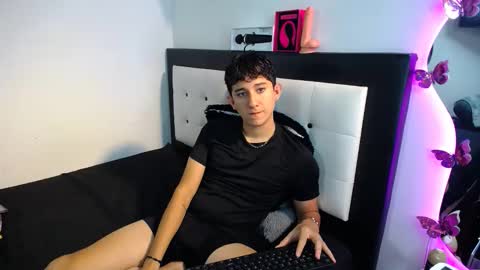 Snapshot of dravith_and_valery chatting on 9, 10, 2025 -- nicolle and jhon -- online show from 9, 10, 2025