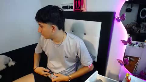 Snapshot of dravith_and_valery chatting on 11, 10, 2025 -- nicolle and jhon -- online show from 11, 10, 2025