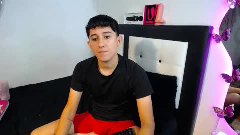 Snapshot of dravith_and_valery chatting on 14, 10, 2025 -- nicolle and jhon -- online show from 14, 10, 2025