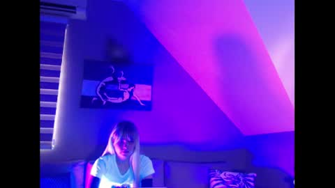 A girl online show from 22, 12, 2024