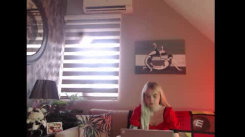 A girl online show from 30, 10, 2025