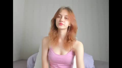 Snapshot of dreamy_pollyyy chatting on 2, 12, 2025 dreamy_pollyyy online show from 2, 12, 2025