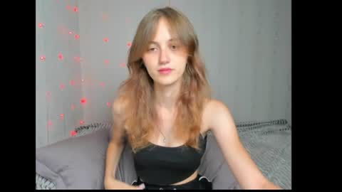 dreamy_pollyyy online show from 15, 7, 2026