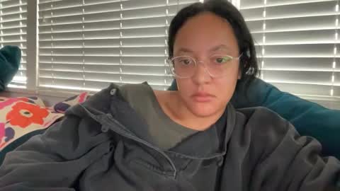 RIRI OR DREAMY online show from 20, 12, 2025