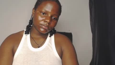 Snapshot of dripping_pussy0 chatting on 29, 9, 2025 Layla online show from 29, 9, 2025