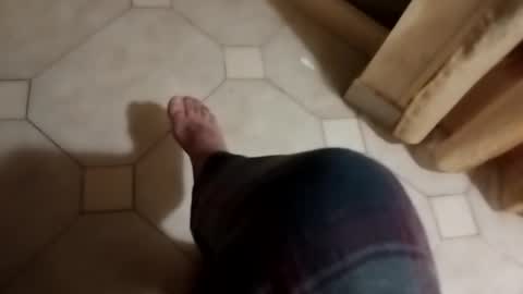 Snapshot of dthedog12 chatting on 15, 10, 2025 dthedog12 online show from 15, 10, 2025