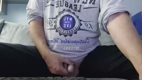 dude_13 online show from 8, 6, 2026