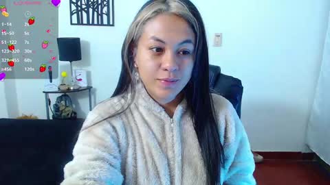 Snapshot of dulce01_0 chatting on 20, 9, 2025 Charlotte online show from 20, 9, 2025