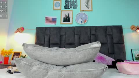 Snapshot of dulceaurora_ chatting on 18, 1, 2025 DULCE AURORA online show from 18, 1, 2025