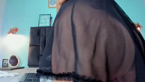 Snapshot of dulceaurora_ chatting on 18, 2, 2025 DULCE AURORA online show from 18, 2, 2025